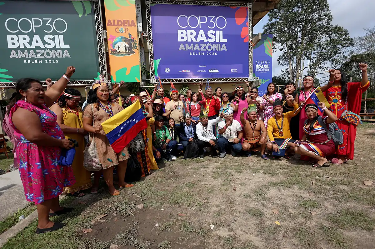 Belém - Venezuelan Indigenous people attend a meeting at the COP Village during the 30th Conference of the Parties (COP30). Photo by Aline Massuca/COP30